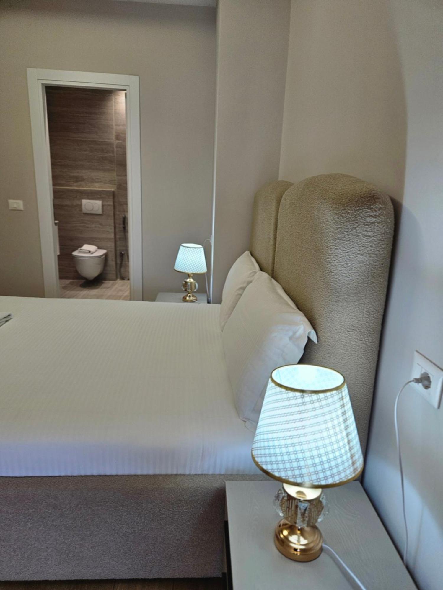 Miku Apartment-Modern 2Bedroom In Prime Location Tirana Exterior foto