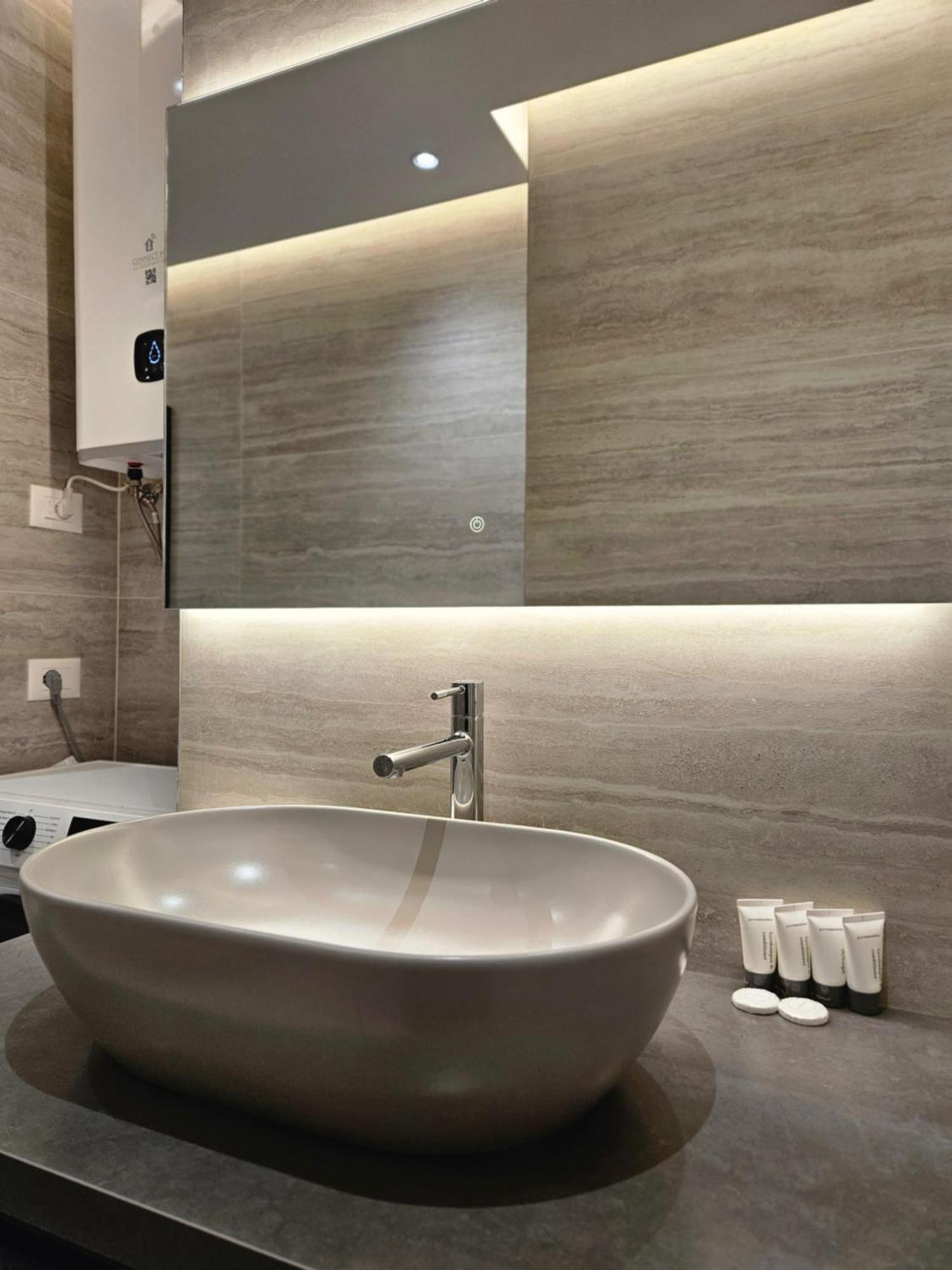 Miku Apartment-Modern 2Bedroom In Prime Location Tirana Exterior foto