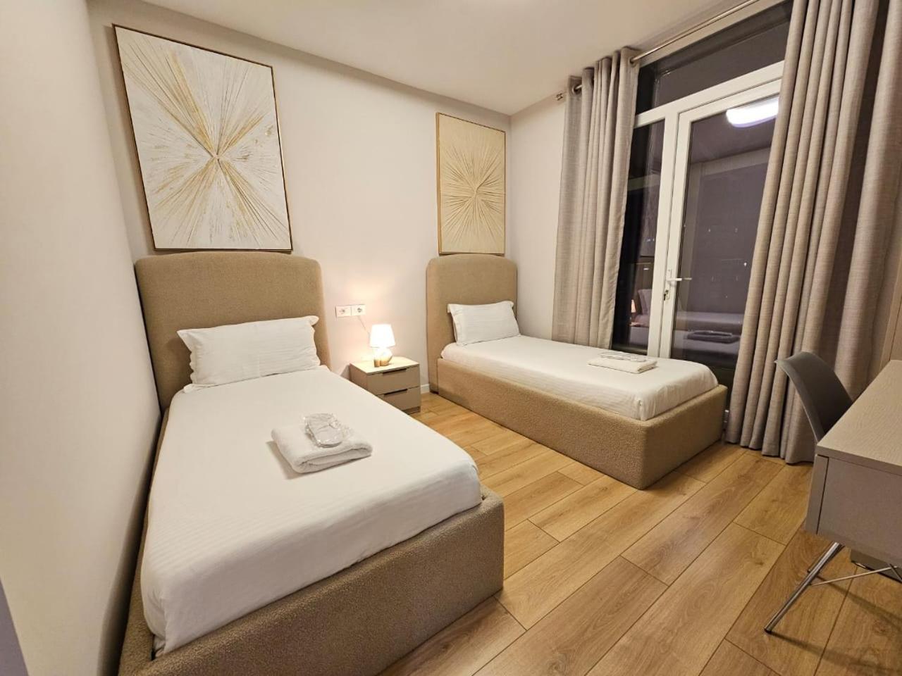 Miku Apartment-Modern 2Bedroom In Prime Location Tirana Exterior foto