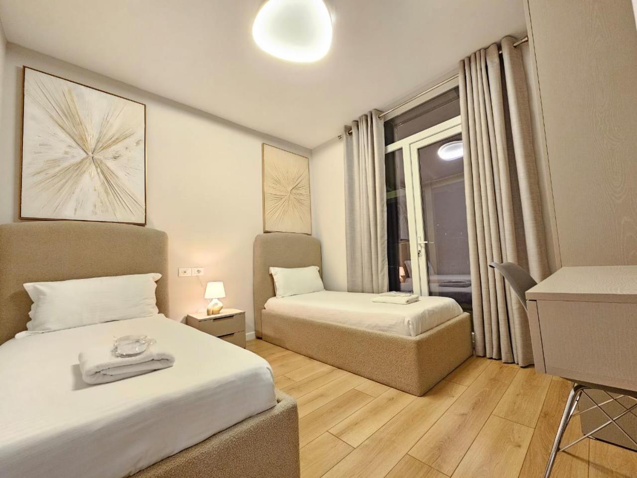 Miku Apartment-Modern 2Bedroom In Prime Location Tirana Exterior foto